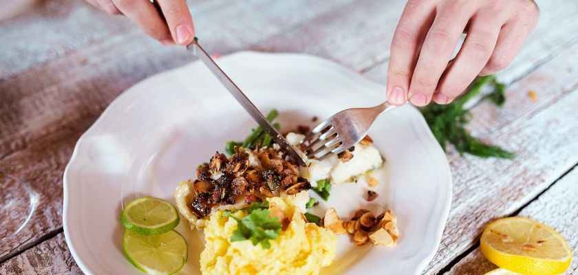 ¿Cuántas veces hay que comer pescado a la semana?